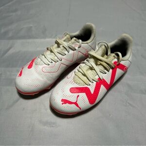 Kids Kids Cleats Soccer Pre Owned PUMA Size 13 Color White and Pink Pre Owned